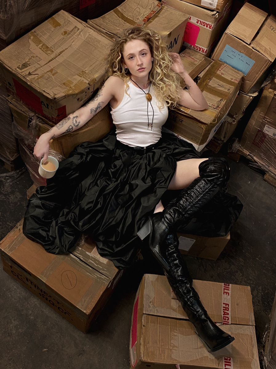 Janet Devlin – Working For The Man